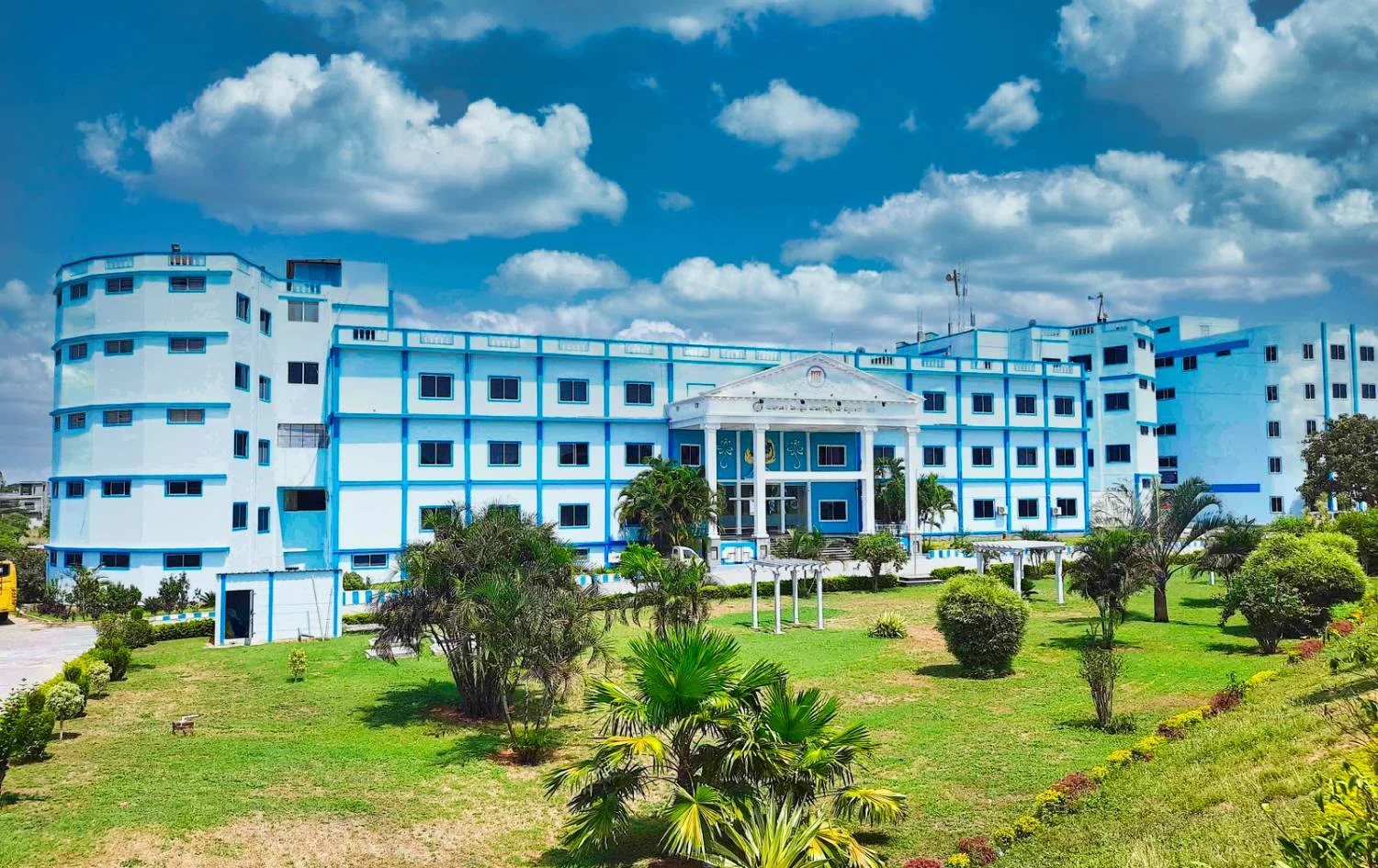 MIT Law College Campus